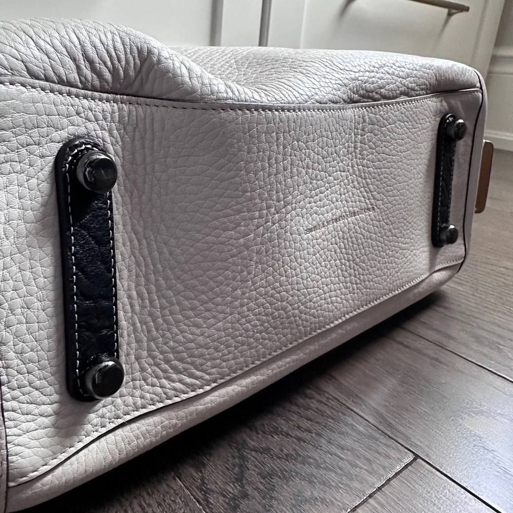 LIMITED EDITION Coach Rogue Bag / 1941 N2 RG-20315/  White with Dark Hardware - Picture 8 of 16